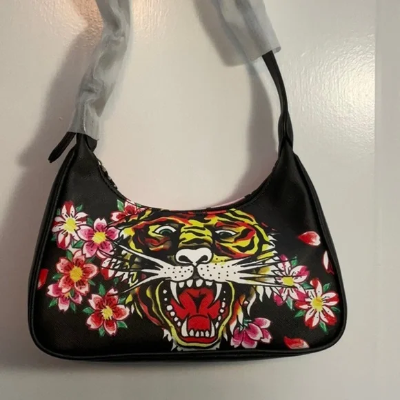 Ed Hardy Black and Pink Shoulder Bag with dust cover - Picture 2 of 6